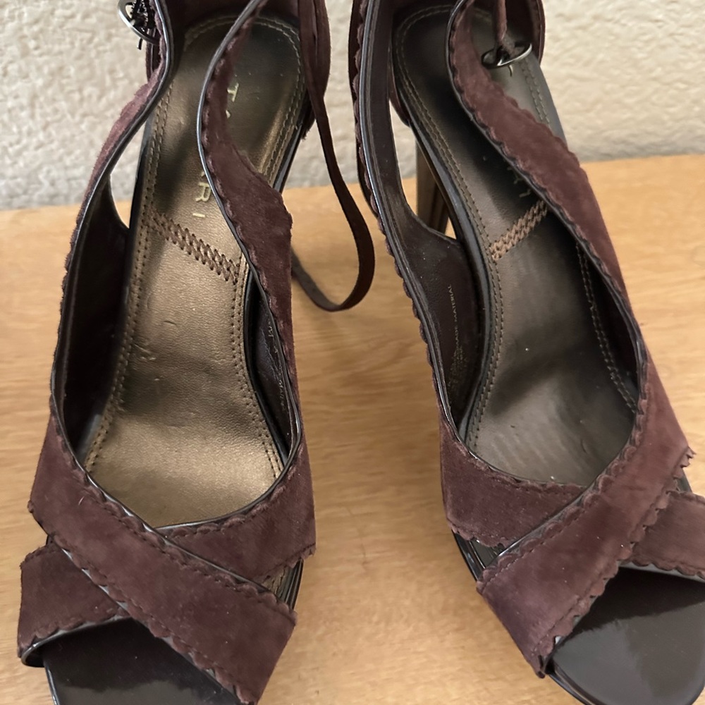 Tahari heels
